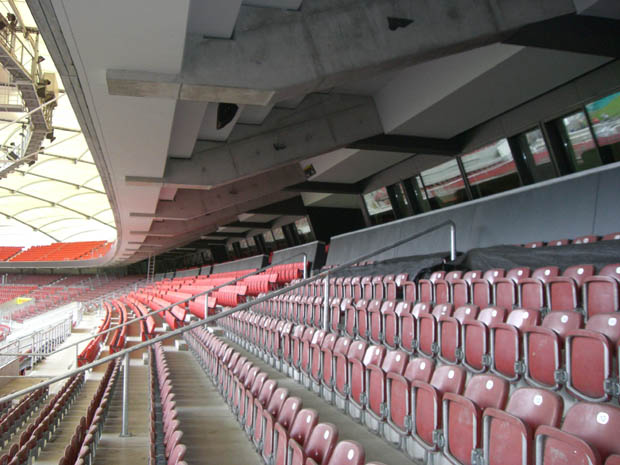Endlich ist es soweit! Kurz vor der offiziellen Fertigstellung der neuen Mercedes-Benz Arena hatten die Mitglieder die M�glichkeit, sich einen Eindruck �ber das neue Schmuckst�ck zu verschaffen. Hier die Bilder von der ersten Begehung...